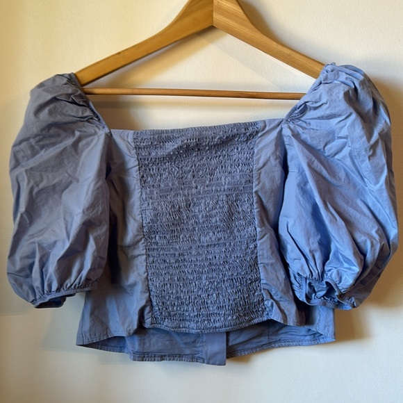 Blue banana Republic crop top, elastic back, button front, Size Large EUC - Picture 4 of 6